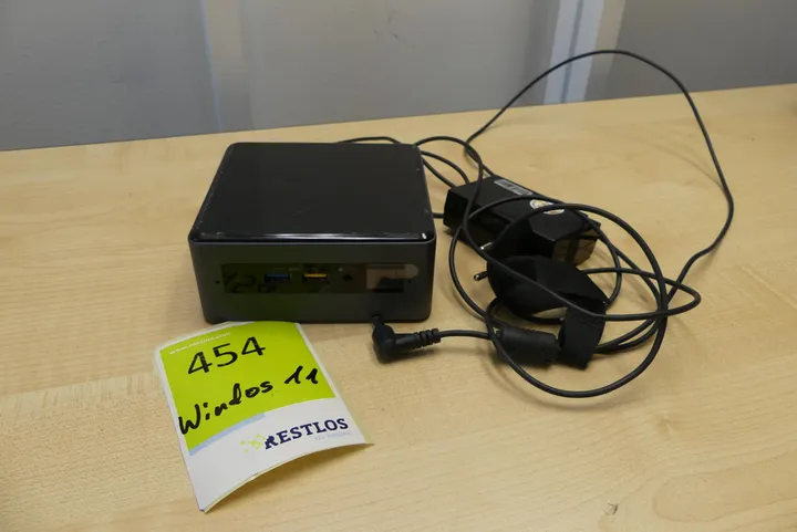 Intel NUC Mini-PC mit Netzteil - Windows 11